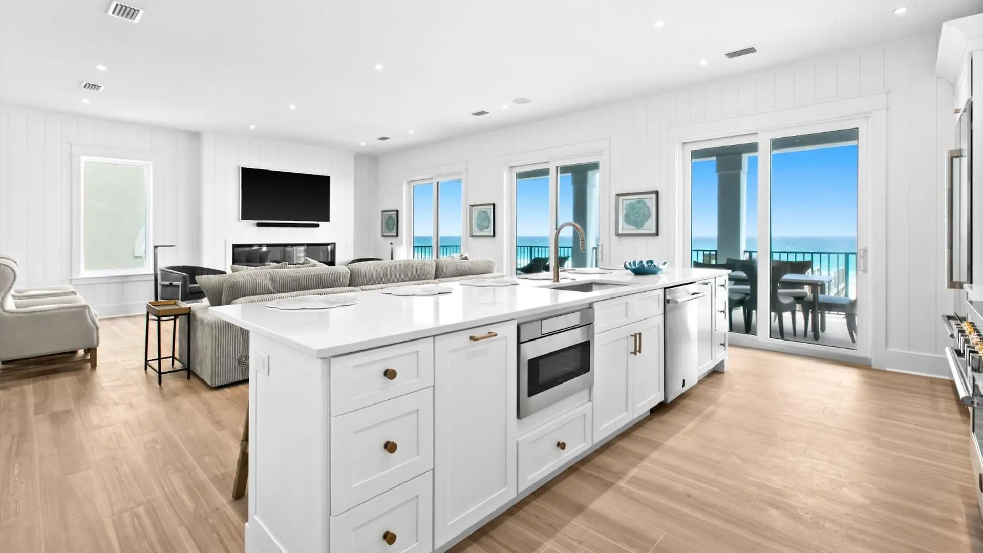 Holiday home Queen Of Crystal Shores Luxury Beachfront Retreat Destin